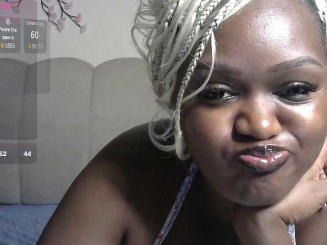 miss-caramel live cam on BongaCams