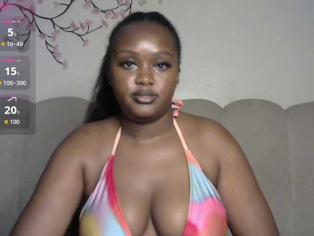 miss-caramel live webcam show