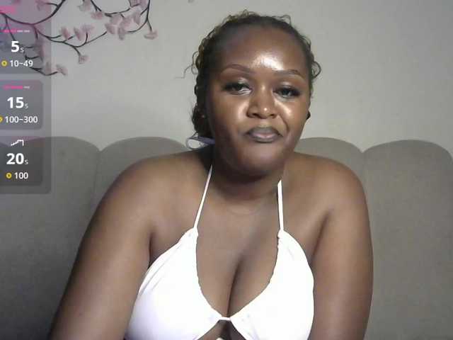 miss-caramel live cam on UnifiedCams