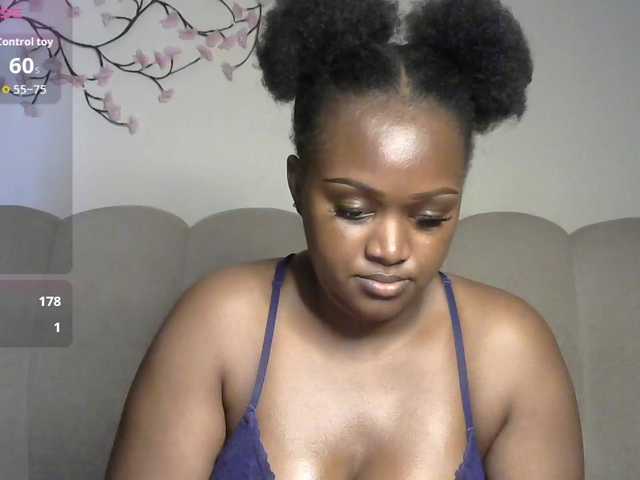 miss-caramel live cam on BongaCams