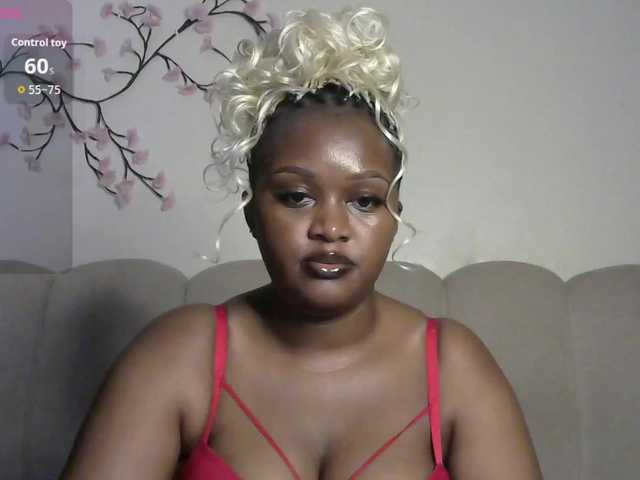 miss-caramel live cam on BongaCams