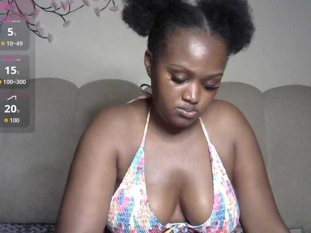 miss-caramel live cam on UnifiedCams