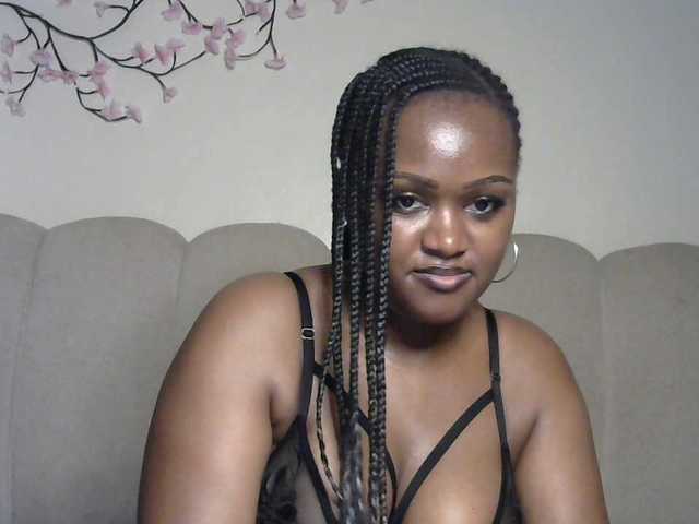 miss-caramel's BongaCams show and profile