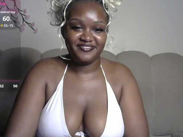 miss-caramel live cam on BongaCams