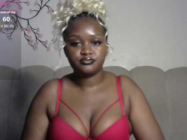 miss-caramel live cam on BongaCams
