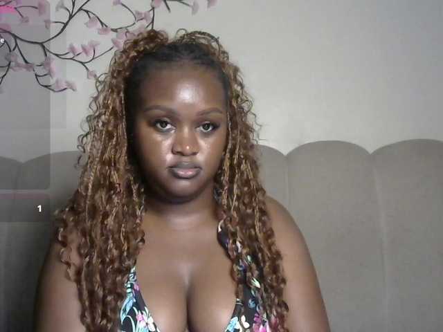miss-caramel live cam on BongaCams