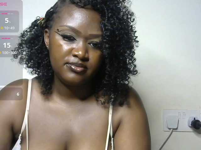 miss-caramel — live female cam