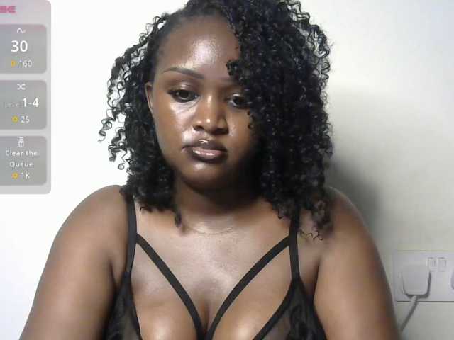 miss-caramel live cam on BongaCams