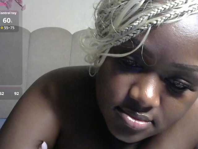 miss-caramel live cam on BongaCams