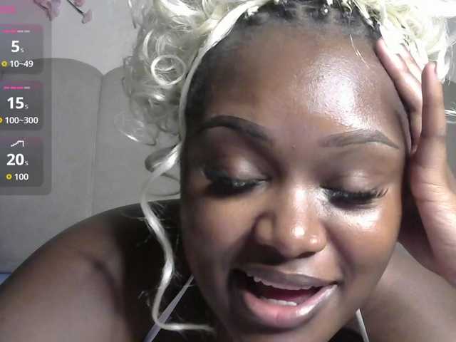 miss-caramel live cam on BongaCams
