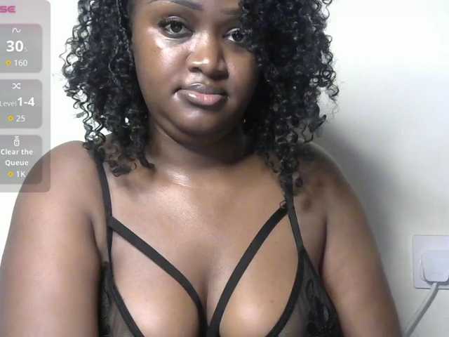 miss-caramel, live now on BongaCams