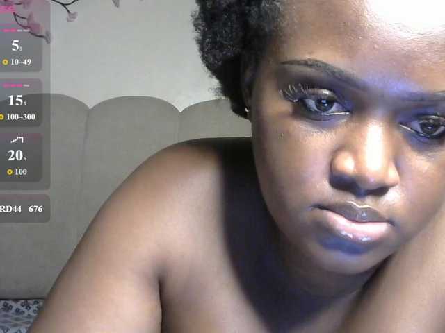miss-caramel live cam on BongaCams
