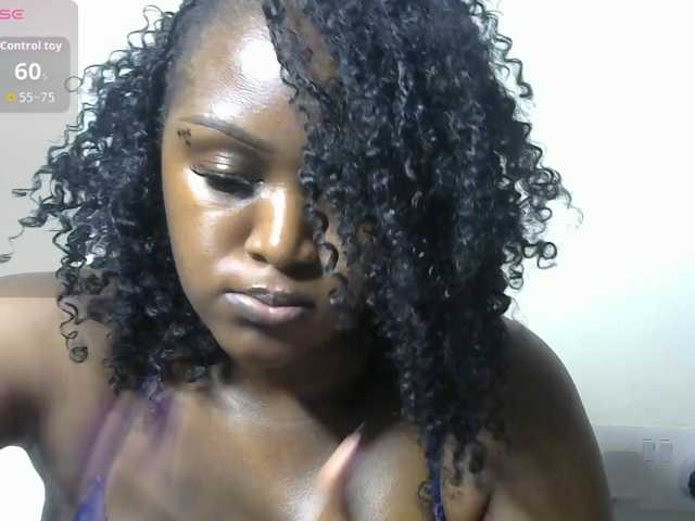 miss-caramel live cam on BongaCams