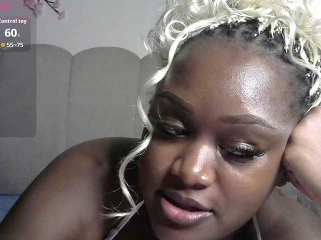 miss-caramel live cam on BongaCams
