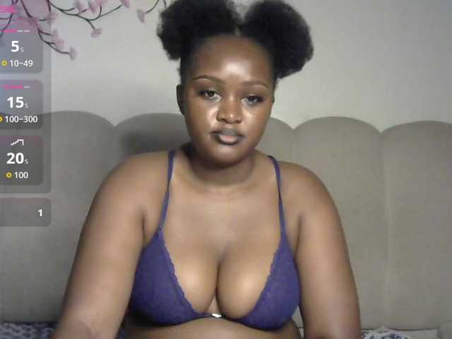 miss-caramel live cam on UnifiedCams