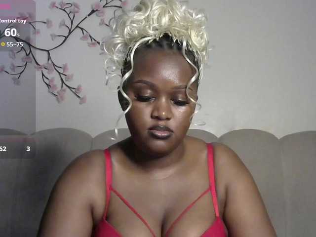miss-caramel live cam on BongaCams