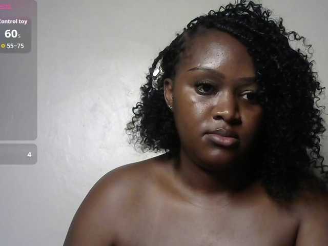 miss-caramel live cam preview