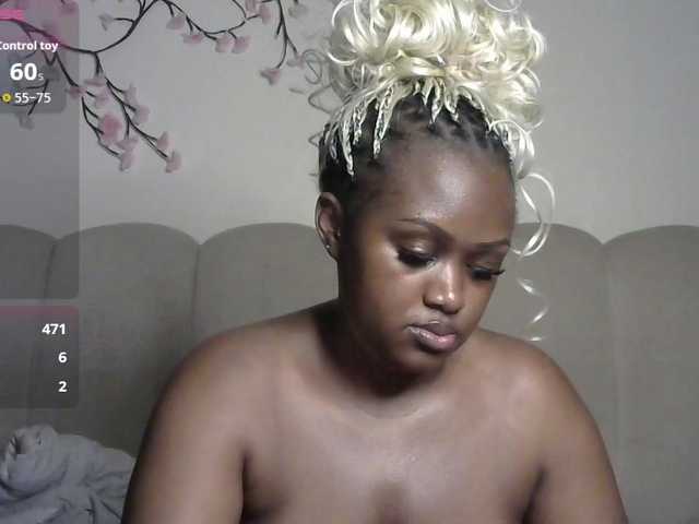 miss-caramel live cam on BongaCams