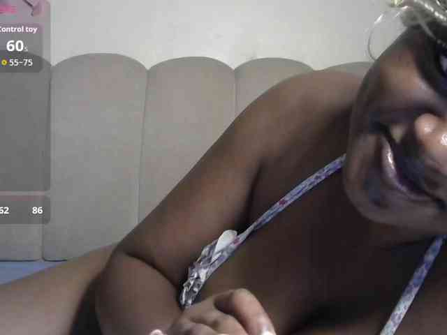 miss-caramel webcam