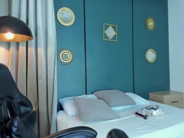 lia-sexx19's BongaCams show and profile