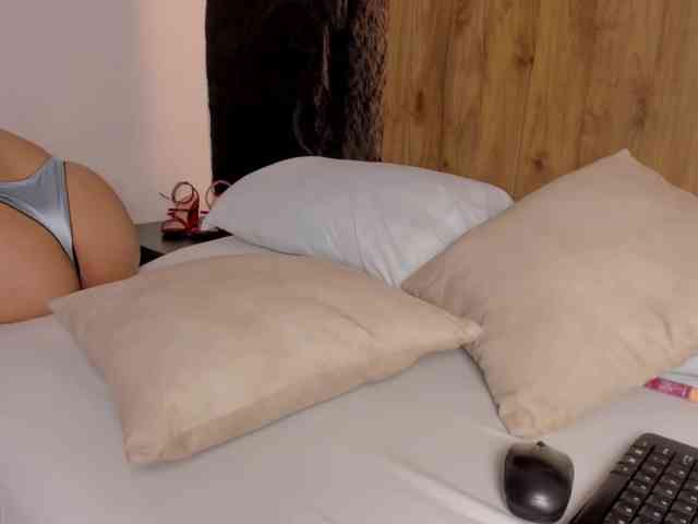 lia-sexx19 webcam