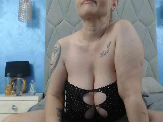 AretiAlisia webcam