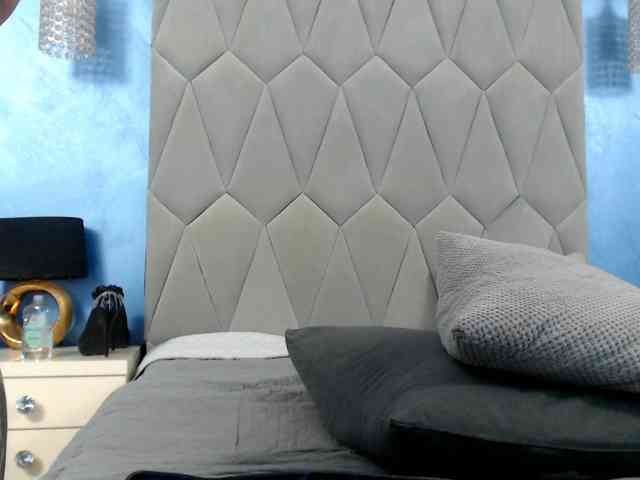 AretiAlisia webcam
