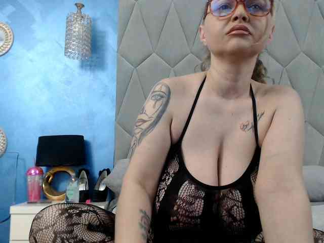 AretiAlisia webcam