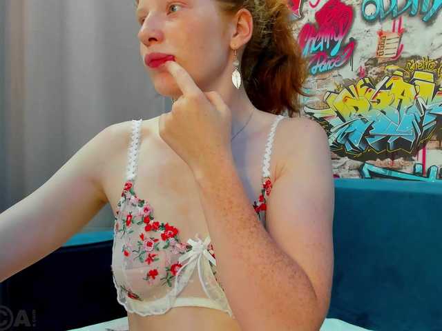 Sandra-Wi1son live cam on BongaCams