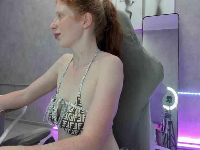 Sandra-Wi1son webcam