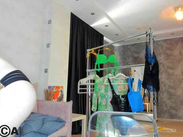 Sandra-Wi1son webcam