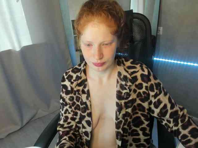 Sandra-Wi1son webcam