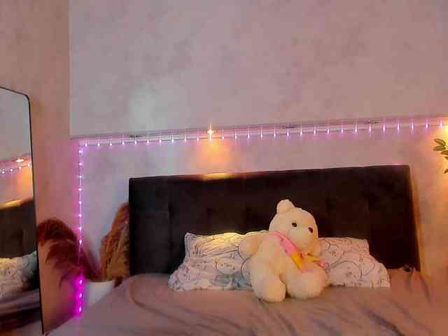 Sandra-Wi1son webcam