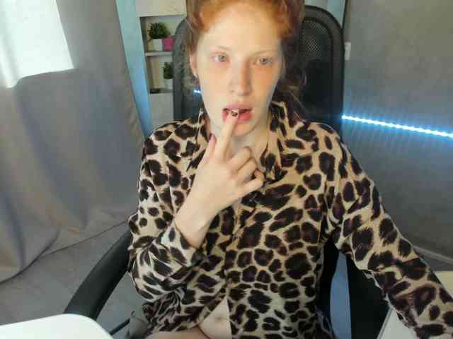 Sandra-Wi1son webcam