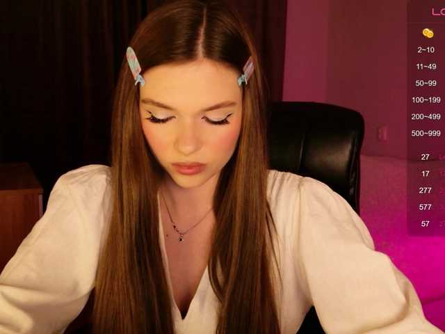 Mirrrrra, 25 y/o - Live Cam on BongaCams