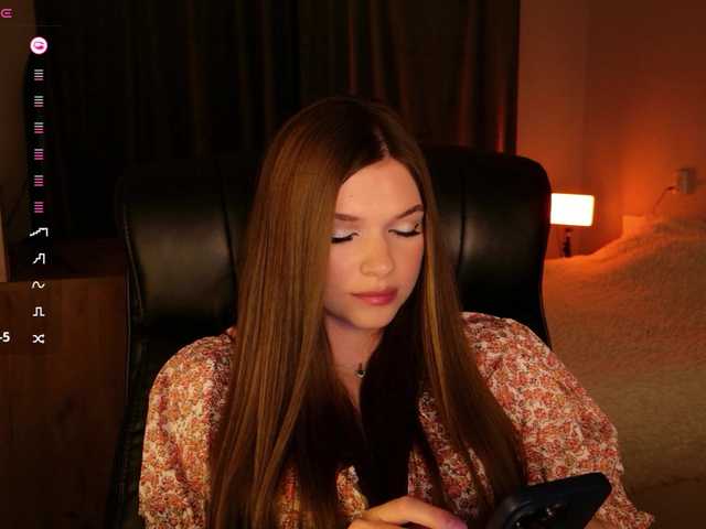 mirrrrra live cam on BongaCams