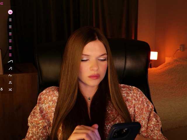 mirrrrra live cam on BongaCams
