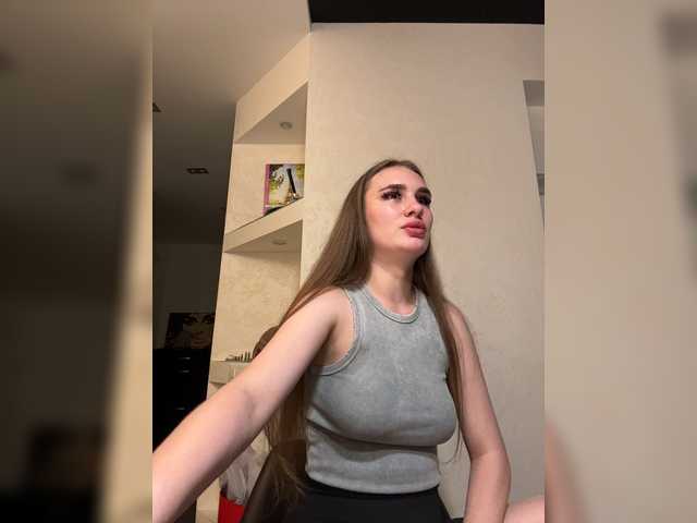 Ineska1327 live cam on BongaCams