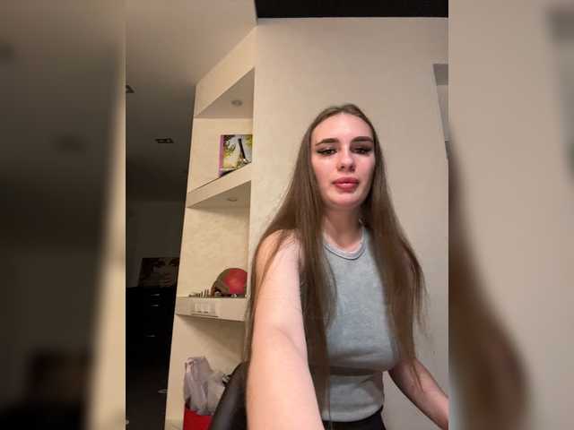 Ineska1327 live cam on BongaCams