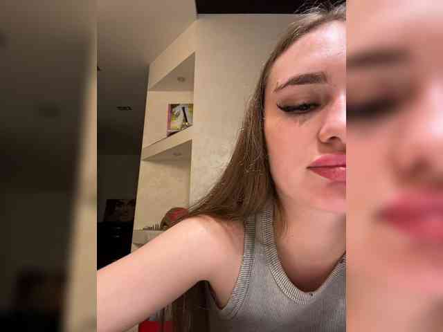 Ineska1327 webcam