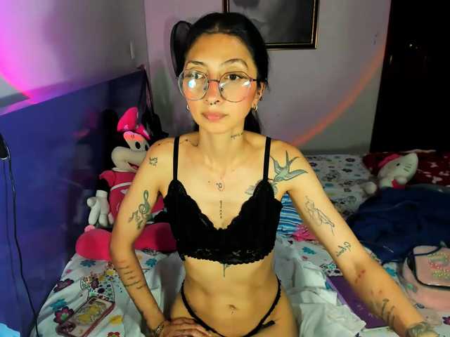 Anaislux live cam on BongaCams