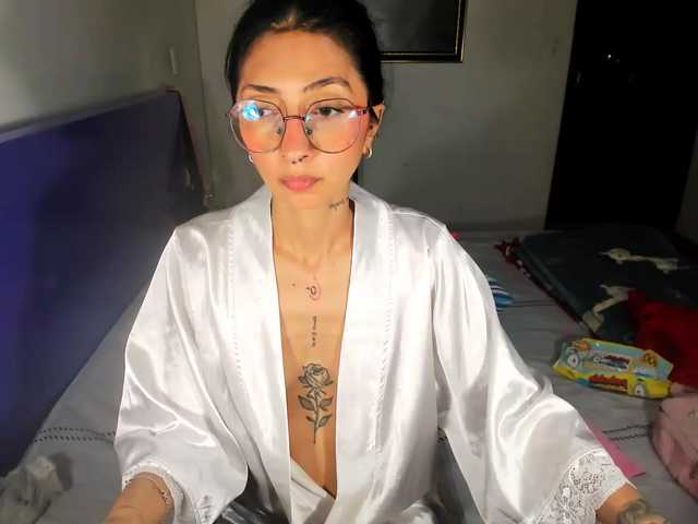 Anaislux live cam on BongaCams