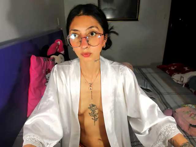 Anaislux live cam on BongaCams