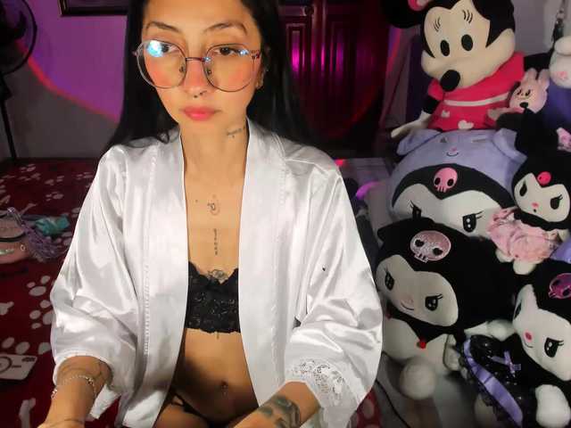 Anaislux live cam on UnifiedCams