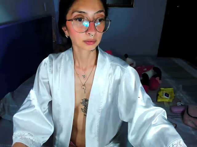 Anaislux live cam on BongaCams
