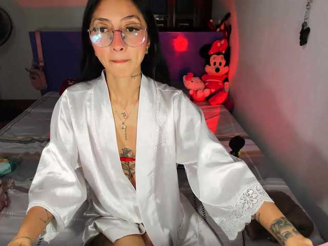 Anaislux live cam on BongaCams
