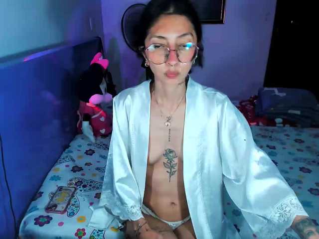 Anaislux live cam on BongaCams