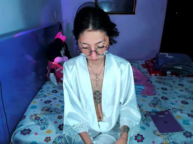 Anaislux live cam on BongaCams
