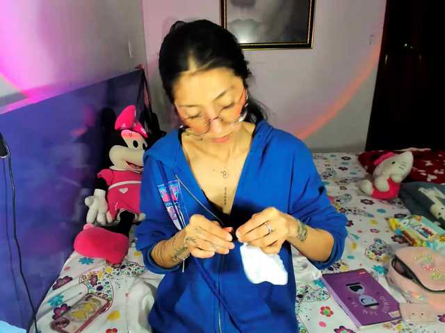 Anaislux live cam on BongaCams
