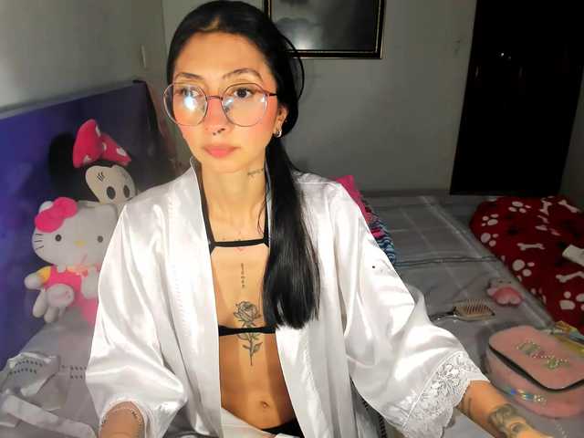 Anaislux live cam on BongaCams